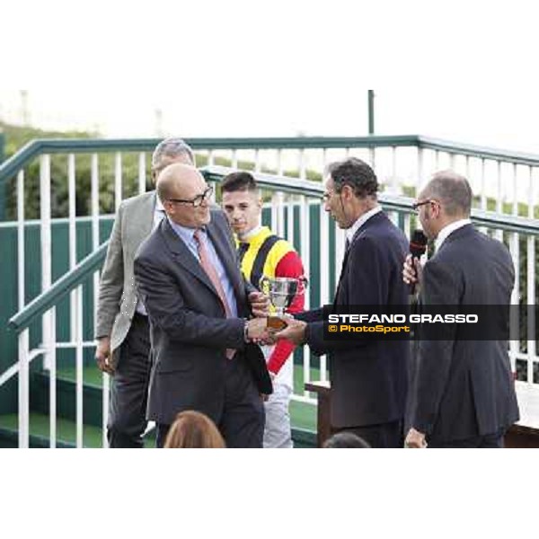 The prize giving ceremony of the Premio Sergio Cumani Milano - San Siro racecourse, 30th sept.2012 ph.Stefano Grasso