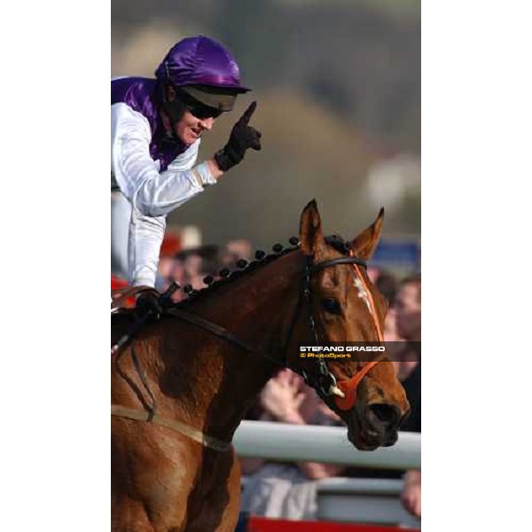 Barry Geraghty on Kicking King wins The Totesport Cheltenham Gold Cup Steeple Chase Cheltenham - 4th day - 18th march 2005 ph. Stefano Grasso