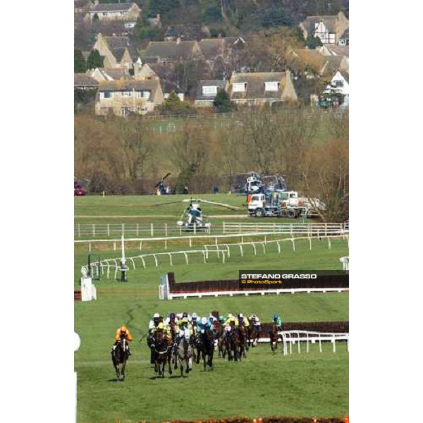 Moulin Riche and Robert Thornton (1st from left), the winner of The Brit Insurance Novice\'s Hurdle Race, towards the last hurdle Cheltenham, 4th day - 18th march 2005 ph. Stefano Grasso