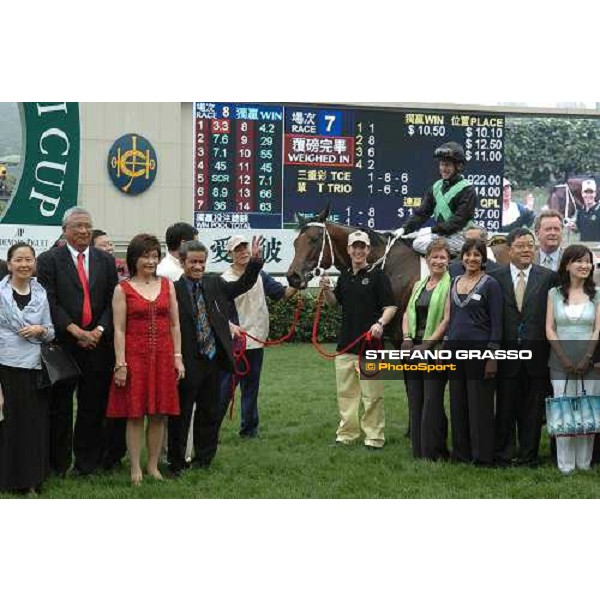 HONG-KONG, 24th April 2005. The Queen\'s Silver Jubilèe Cup. \'SILENT WITNESS in the winner-circle.