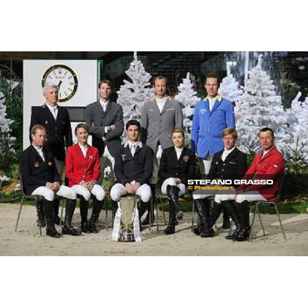 Group photo for the Top 10 riders Top 10 Rolex IJRC Geneve,7th dec.2012 ph.IJRC/StefanoGrasso