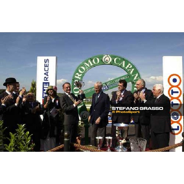 Diego Romeo owner of Altieri receives the cup from Ambassador Puri Purini after winning the Gran Premio Presidente della Repubblica Rome Capannelle, 15th may 2005 ph. Stefano Grasso