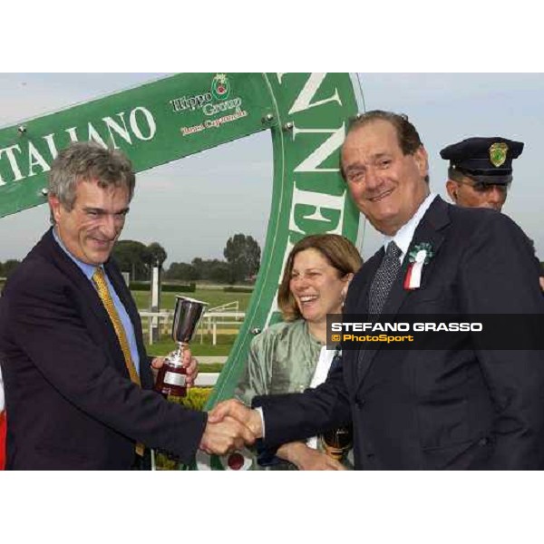Ing. Grassi congratulates with Mil Borromeo Rome Capannelle Derby 2005 Rome 22th may 2005 ph. Stefano Grasso