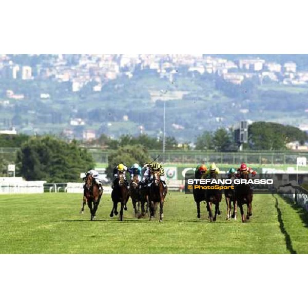 straight of Premio Tudini St Paul House (1st from right) winner of Premio Tudini at Rome Capannelle Derby Day Rome, 22th may 2005 ph. Stefano Grasso