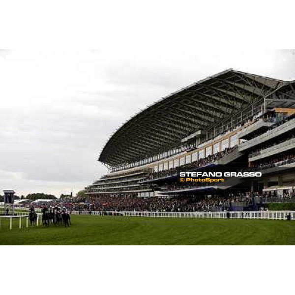 Royal Ascot - 4th day - a panoramic view of the packed grandstand during the 4th day at Royal Ascot Ascot, 20th june 2008 ph. Stefano Grasso