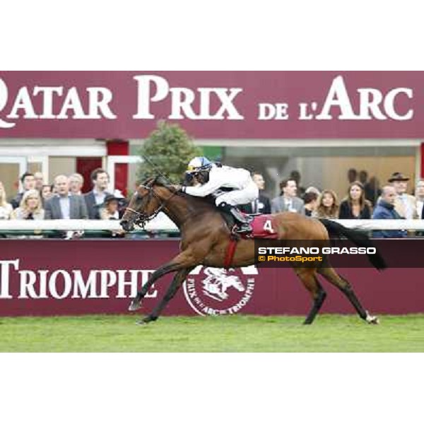 Eduardo Pedroza with Altano wins the Qatar Prix du Cadran Paris,Longchamp racecourse,6th oct.2013 ph.Stefano Grasso