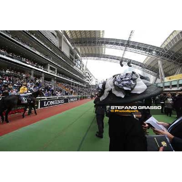 Fashion in the parade ring Hong Kong-Sha Tin racecourse,8th dec.2013 ph.Stefano Grasso/Longines