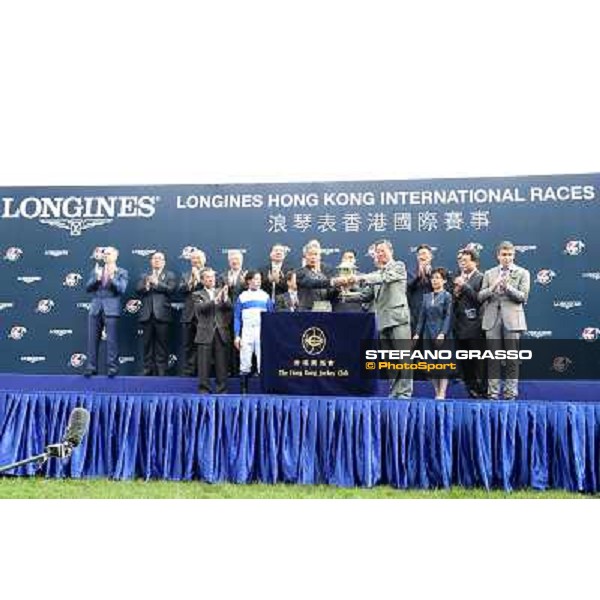 Yasunari Iwata and Lord Kanaloa win the Longines Hong Kong Sprint - The prize giving ceremony Hong Kong-Sha Tin racecourse,8th dec.2013 ph.Stefano Grasso/Longines