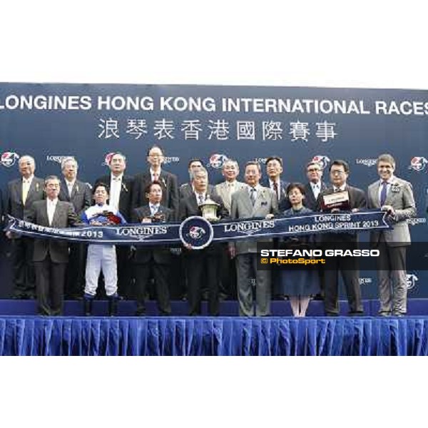 Yasunari Iwata and Lord Kanaloa win the Longines Hong Kong Sprint - The prize giving ceremony Hong Kong-Sha Tin racecourse,8th dec.2013 ph.Stefano Grasso/Longines