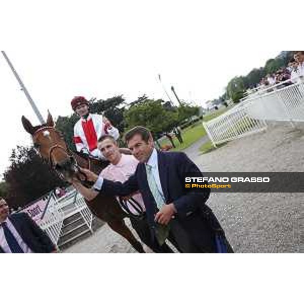 The winning connection of the Oaks d\'Italia - Lovelyn Milano - San Siro galopp racecourse,31st may 2015 ph.Stefano Grasso/Trenno srl